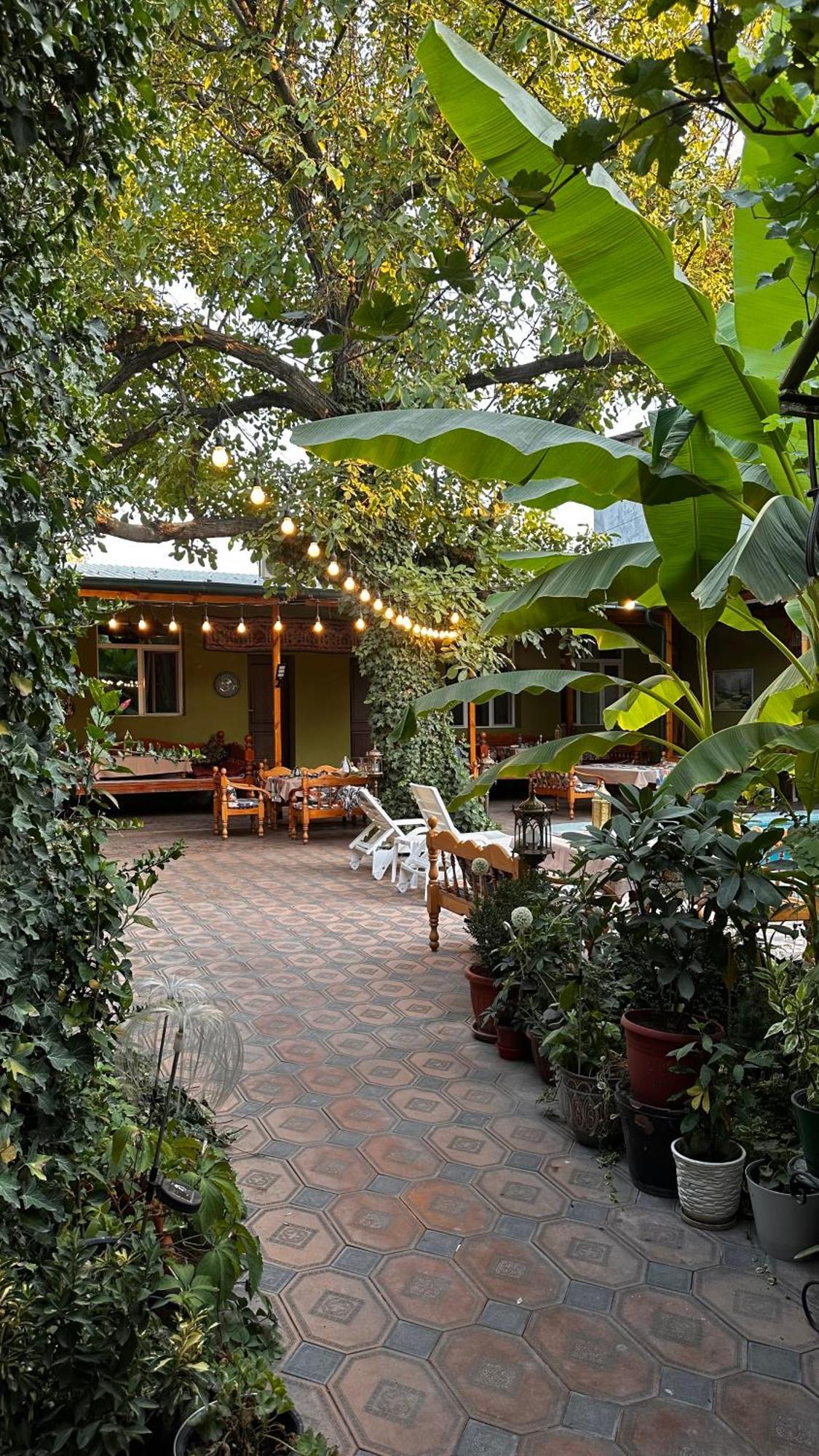 Green Yard Boutique Guesthouse Tashkent Exterior photo